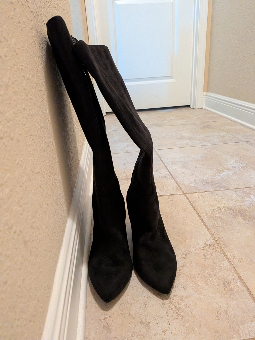 Women's Black Suede Knee-high Block Heel Boots - Picture 2 of 6